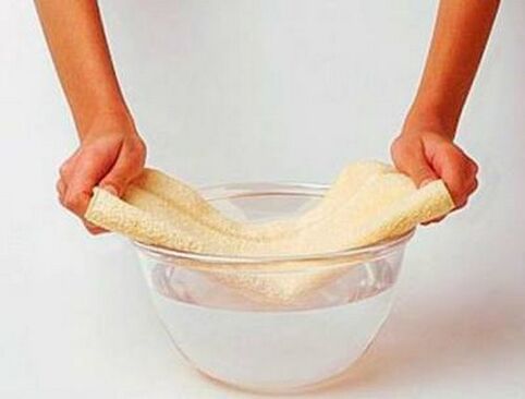 Squeeze with a towel soaked in warm water - prepare the penis for exercise